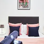 Chic Nyc In Super Leeds (West Yorkshire)